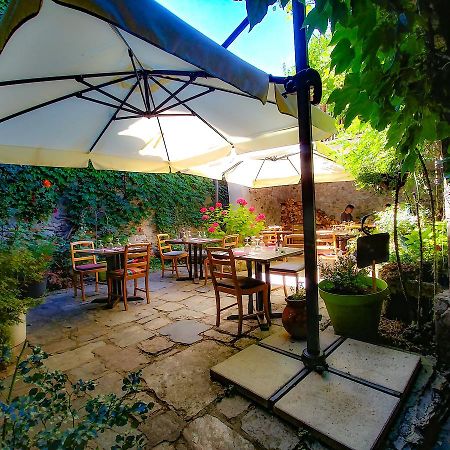 Hotel Les Tables De La Fontaine Florac Exterior foto